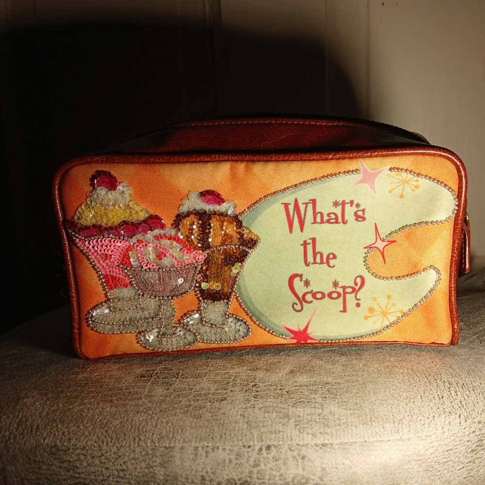Vintage 90's Isabella Fiore Wristlet